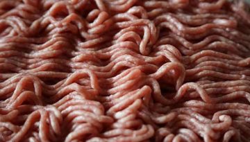 Η Ουγγαρία απαγορεύει το εργαστηριακό κρέας παρά τις προειδοποιήσεις της ΕΕ