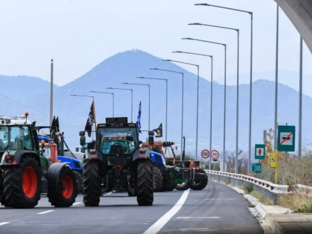 &Alpha;&gamma;&rho;ό&tau;&epsilon;&sigmaf;: &Alpha;&nu;&alpha;&delta;&iota;&alpha;&tau;ά&sigma;&sigma;&omicron;&upsilon;&nu; &tau;&alpha; &tau;&rho;&alpha;&kappa;&tau;έ&rho; &gamma;&iota;&alpha; &nu;&alpha; &alpha;&nu;&omicron;ί&xi;&omicron;&upsilon;&nu; &delta;&rho;ό&mu;&omicron; &ndash; &Epsilon;&pi;&iota;&mu;έ&nu;&epsilon;&iota; &eta; &Epsilon;&Lambda;.&Alpha;&Sigma;. &nu;&alpha; &kappa;&rho;&alpha;&tau;ά &kappa;&lambda;&epsilon;&iota;&sigma;&tau;έ&sigmaf; &kappa;&epsilon;&nu;&tau;&rho;&iota;&kappa;έ&sigmaf; &alpha;&rho;&tau;&eta;&rho;ί&epsilon;&sigmaf;
