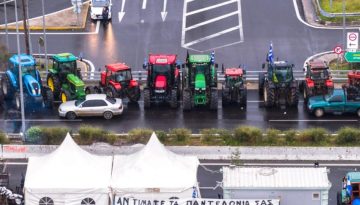 Μπλόκα αγροτών: Στους δρόμους και την Πρωτοχρονιά – Αποφασίζουν την Κυριακή για τις επόμενες κινήσεις τους