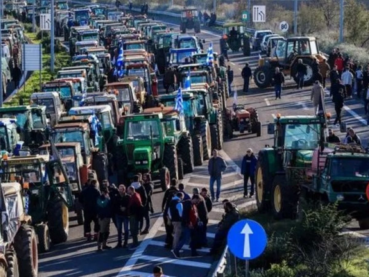 Μπλόκα απέναντι στο Μαξίμου