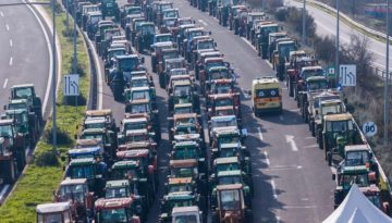 Χριστούγεννα στα μπλόκα για τους αγρότες: Νέα πανελλαδική σύσκεψη την Κυριακή για να εντείνουν τις δράσεις τους