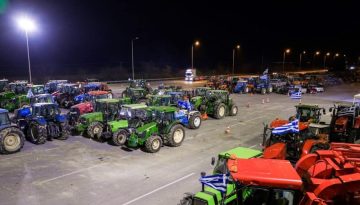 Χριστούγεννα στα μπλόκα οι αγρότες: Στην άκρη τα τρακτέρ, ανοιχτές οι λωρίδες κυκλοφορίας, νέα σύσκεψη έως την Κυριακή