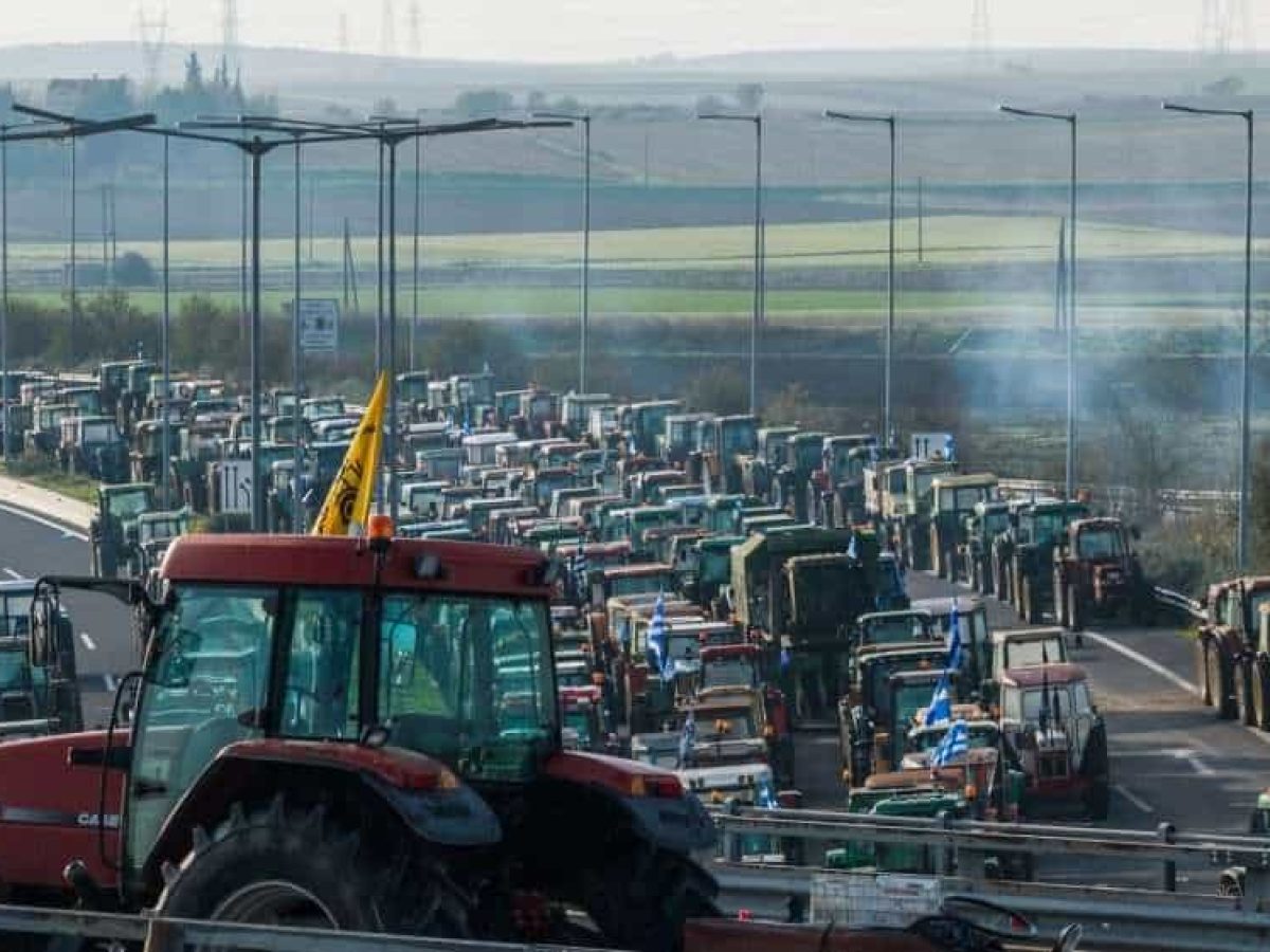 Γιατί φτάσαμε στα φετινά μπλόκα: Οι «προφητικές» επιστολές που αγνοήθηκαν και εξόργισαν τους αγρότες