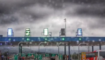 Γιορτές στα μπλόκα με ανοιχτούς δρόμους και ελεύθερα διόδια