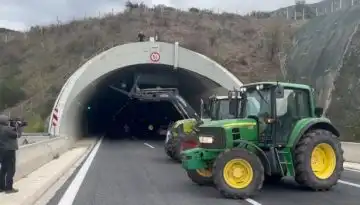 &Omicron;&iota; &alpha;&gamma;&rho;ό&tau;&epsilon;&sigmaf; έ&kappa;&lambda;&epsilon;&iota;&sigma;&alpha;&nu; &tau;&iota;&sigmaf; &sigma;ή&rho;&alpha;&gamma;&gamma;&epsilon;&sigmaf; &tau;&omega;&nu; &Tau;&epsilon;&mu;&pi;ώ&nu; &mu;ό&nu;&omicron; &gamma;&iota;&alpha; &tau;&alpha; &phi;&omicron;&rho;&tau;&eta;&gamma;ά &ndash; &Eta; &Epsilon;&Lambda;.&Alpha;&Sigma; &epsilon;&pi;&iota;&beta;ά&lambda;&lambda;&epsilon;&iota; &gamma;&iota;&alpha; ό&lambda;&omicron;&upsilon;&sigmaf; &alpha;&pi;&alpha;&gamma;ό&rho;&epsilon;&upsilon;&sigma;&eta; &kappa;&upsilon;&kappa;&lambda;&omicron;&phi;&omicron;&rho;ί&alpha;&sigmaf;