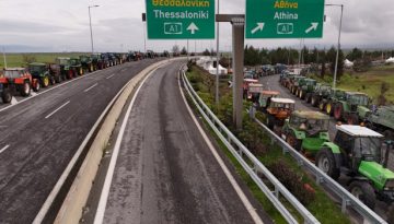 Οι αγρότες παραμένουν στα μπλόκα – «Απέτυχε κάθε προσπάθεια κοινωνικού αυτοματισμού» αναφέρουν