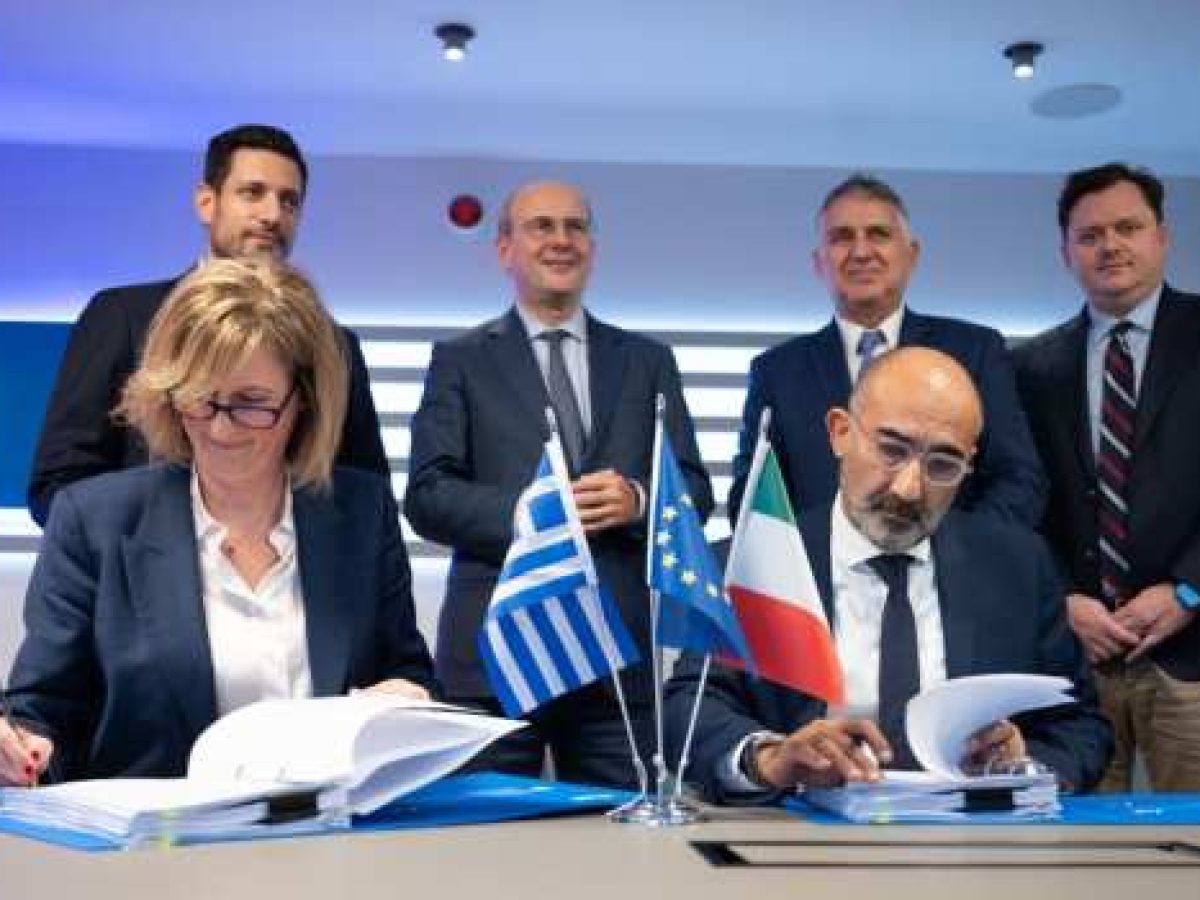 Υπεγράφη η παραγγελία για 23 νέα τρένα – Ιδιωτική επένδυση 308 εκ. ευρώ – Υλοποίηση έως το 2027