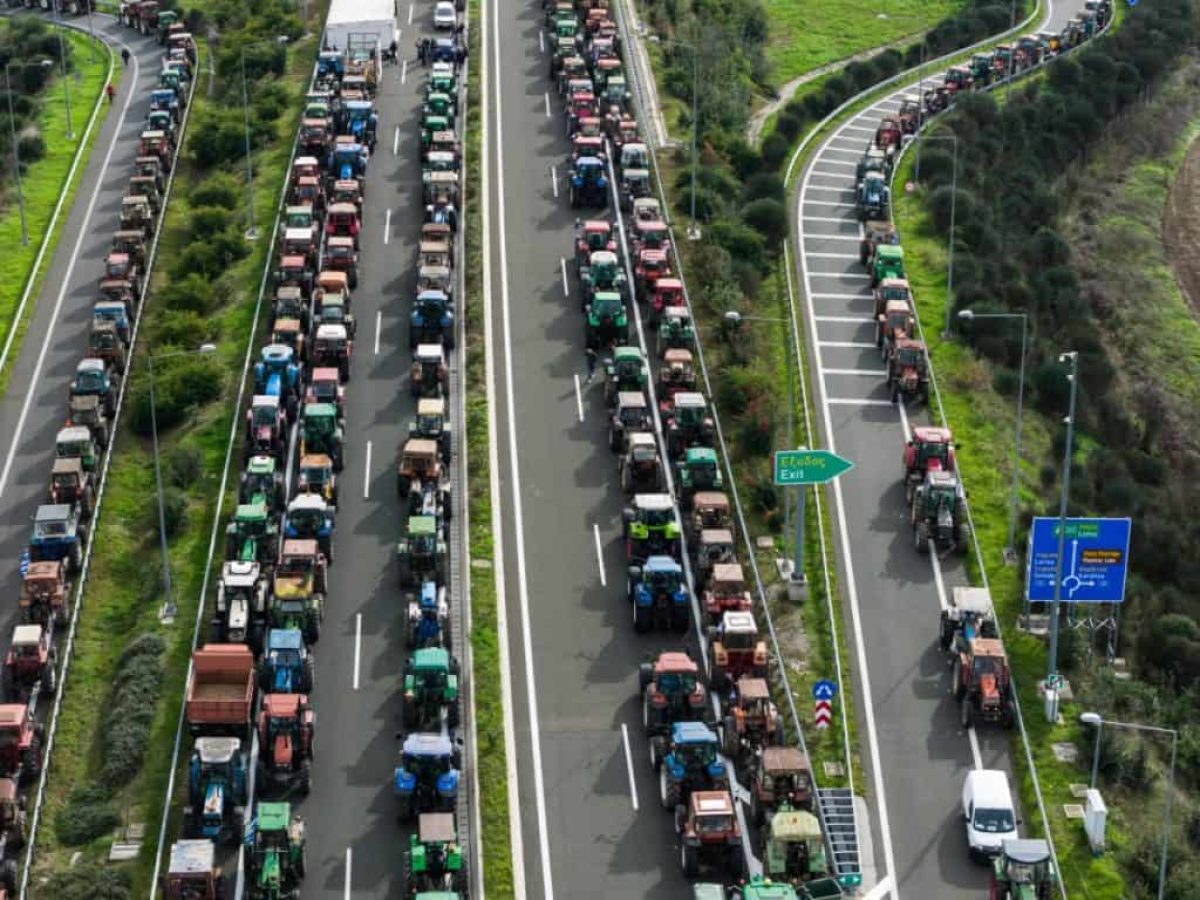 Καταγγελία της Πανελλαδικής Επιτροπής Μπλόκων: Η κυβέρνηση κρατά κλειστούς τους δρόμους και ταλαιπωρεί τον λαό»