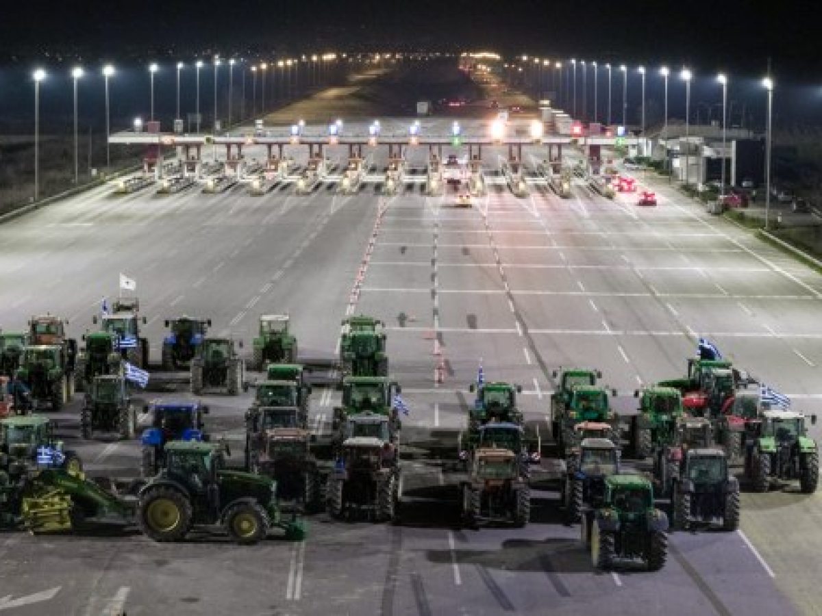 Κινητοποιήσεις: Γιορτές στα μπλόκα οι αγρότες και ραντεβού σε νέα πανελλαδική σύσκεψη