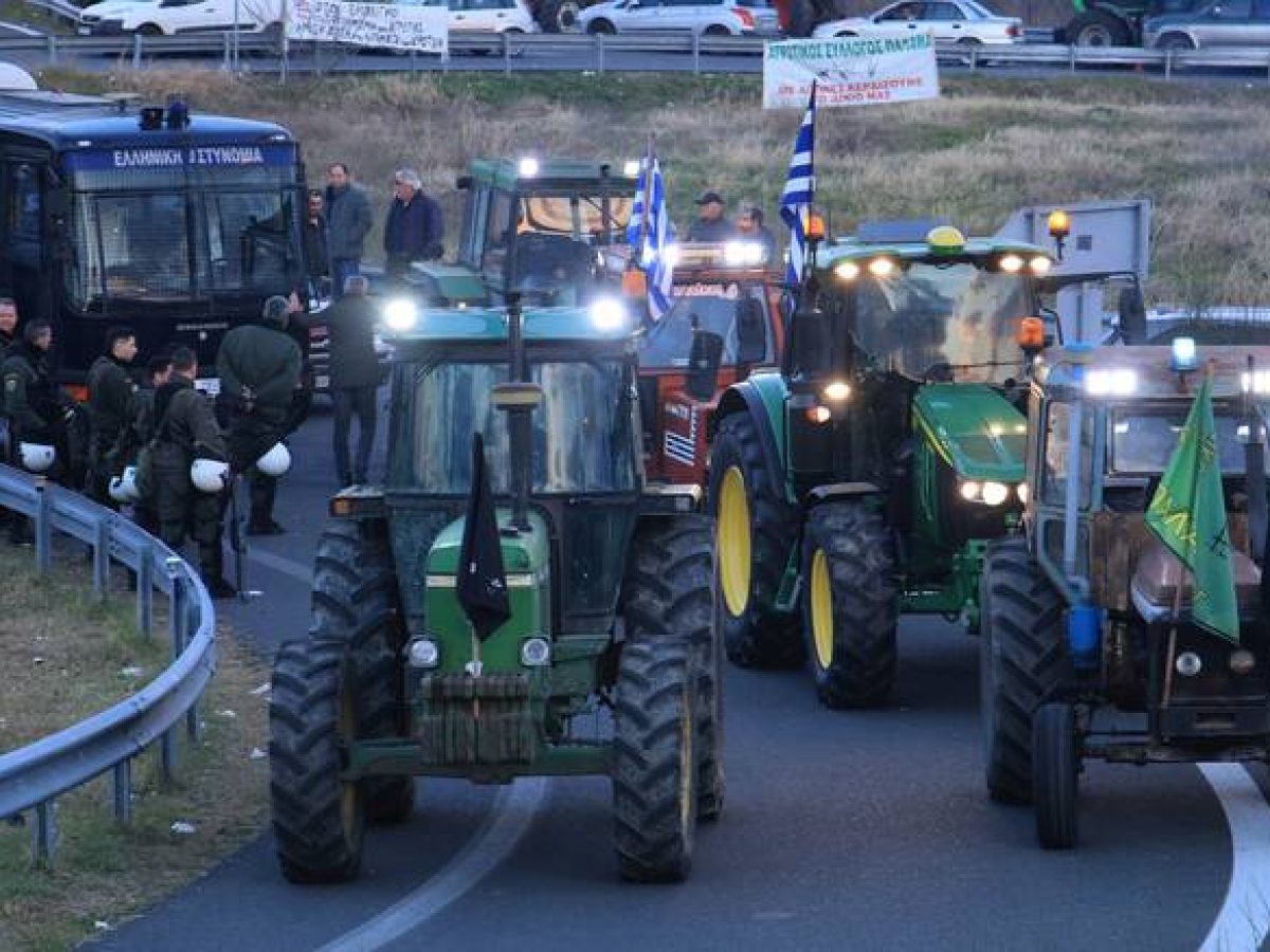 Μηχανοκίνητη πορεία σήμερα Τρίτη στα Τρίκαλα με τρακτέρ