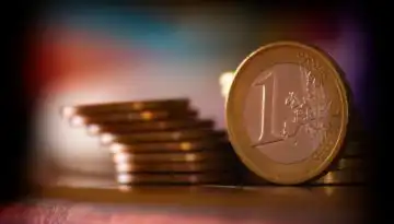 &Nu;έ&alpha; &pi;&lambda;&eta;&rho;&omega;&mu;ή 25,3 &epsilon;&kappa;&alpha;&tau;. &epsilon;&upsilon;&rho;ώ &sigma;&epsilon; 43.100 &delta;&iota;&kappa;&alpha;&iota;&omicron;ύ&chi;&omicron;&upsilon;&sigmaf; &alpha;&nu;&alpha;&kappa;&omicron;ί&nu;&omega;&sigma;&epsilon; &omicron; &Omicron;&Pi;&Epsilon;&Kappa;&Epsilon;&Pi;&Epsilon;