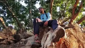 &laquo;&Pi;&epsilon;&rho;&pi;&alpha;&tau;ώ&nu;&tau;&alpha;&sigmaf; &gamma;&iota;&alpha; &tau;&omicron; &pi;&epsilon;&rho;&iota;&beta;ά&lambda;&lambda;&omicron;&nu;&raquo; &alpha;&pi;ό &Mu;ά&lambda;&tau;&alpha; &omega;&sigmaf; &Iota;&nu;&delta;ί&alpha;, &tau;&alpha;&xi;ί&delta;&iota; 12.000 &chi;&iota;&lambda;&iota;&omicron;&mu;έ&tau;&rho;&omega;&nu; &gamma;&iota;&alpha; &tau;&eta;&nu; &kappa;&lambda;&iota;&mu;&alpha;&tau;&iota;&kappa;ή &alpha;&lambda;&lambda;&alpha;&gamma;ή