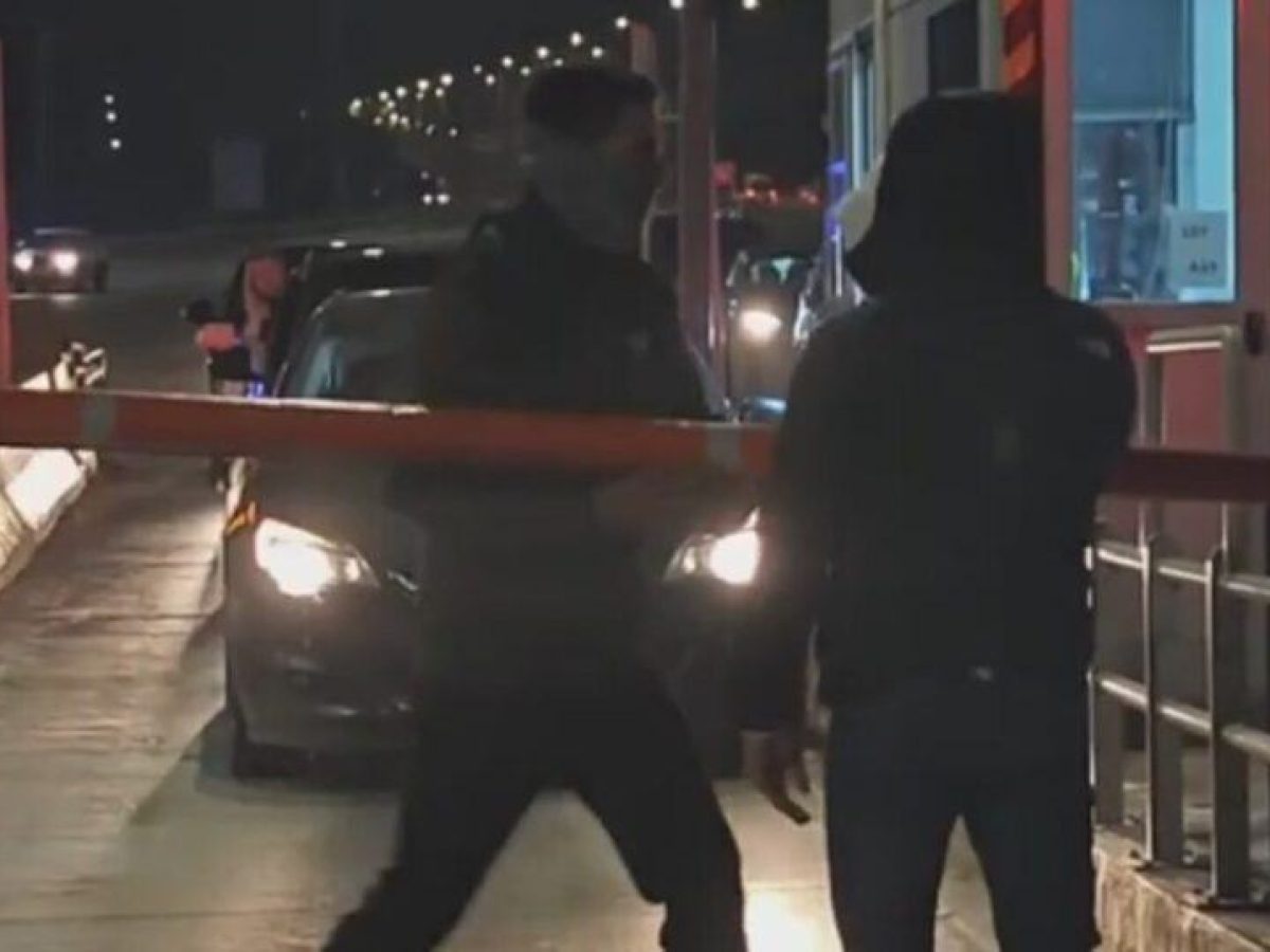 Στα διόδια Αφιδνών οι αγρότες: Η στιγμή που ανοίγουν τις μπάρες