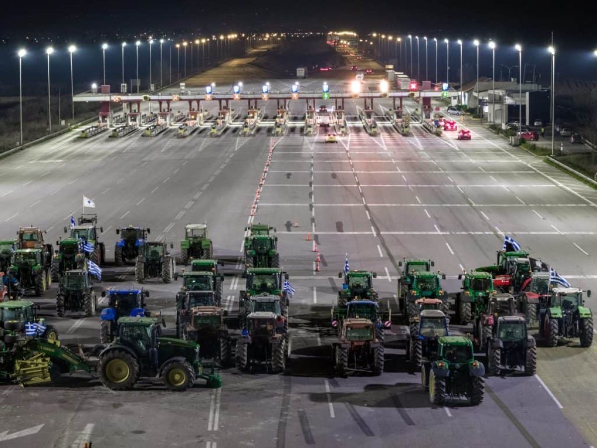  Στην άκρη των δρόμων βάζουν τα τρακτέρ οι αγρότες ενόψει Χριστουγέννων – Θέμα ασφάλειας εγείρει η αστυνομία