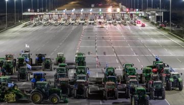  Στην άκρη των δρόμων βάζουν τα τρακτέρ οι αγρότες ενόψει Χριστουγέννων – Θέμα ασφάλειας εγείρει η αστυνομία