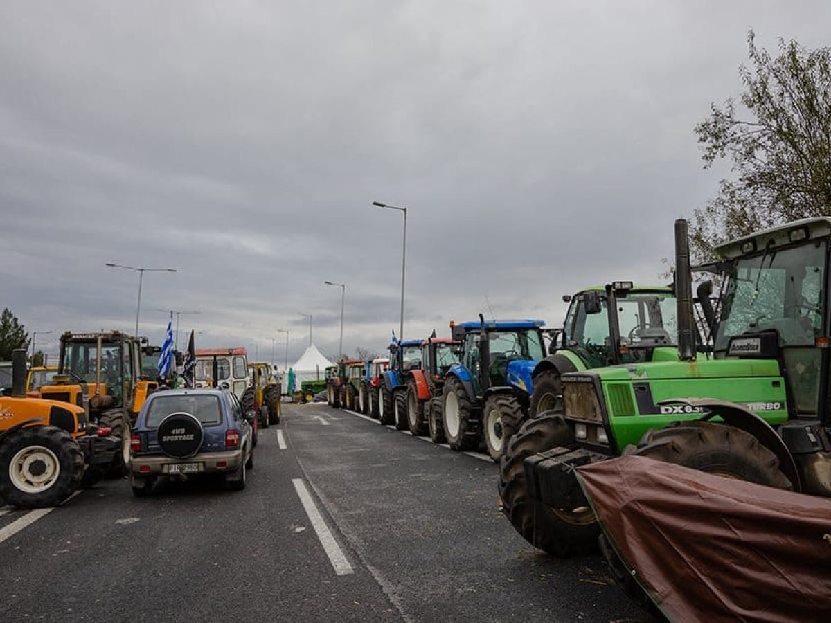 Άρθηκε ο αποκλεισμός για φορτηγά στο μπλόκο στη Σιατίστα