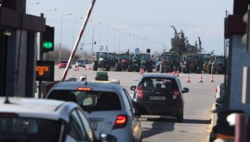 Αγρότες: Πανικός στους δρόμους λόγω των κινητοποιήσεων – Εκτροπές κυκλοφορίας στο εθνικό οδικό δίκτυο σε Κάστρο Βοιωτίας