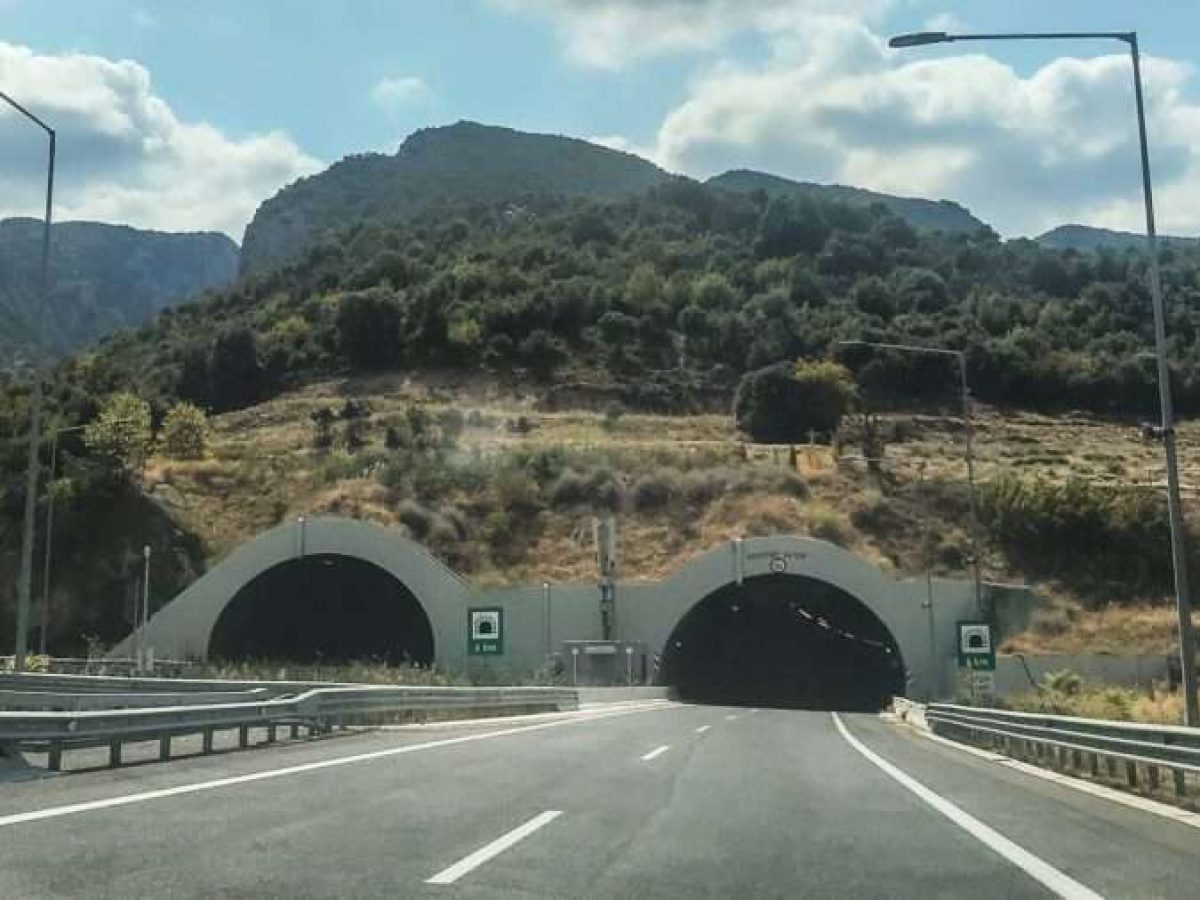 Αγρότες: Πρώτα τα Τέμπη – Συμβολικός αποκλεισμός των σηράγγων και κλιμάκωση των κινητοποιήσεων σε όλη τη χώρα