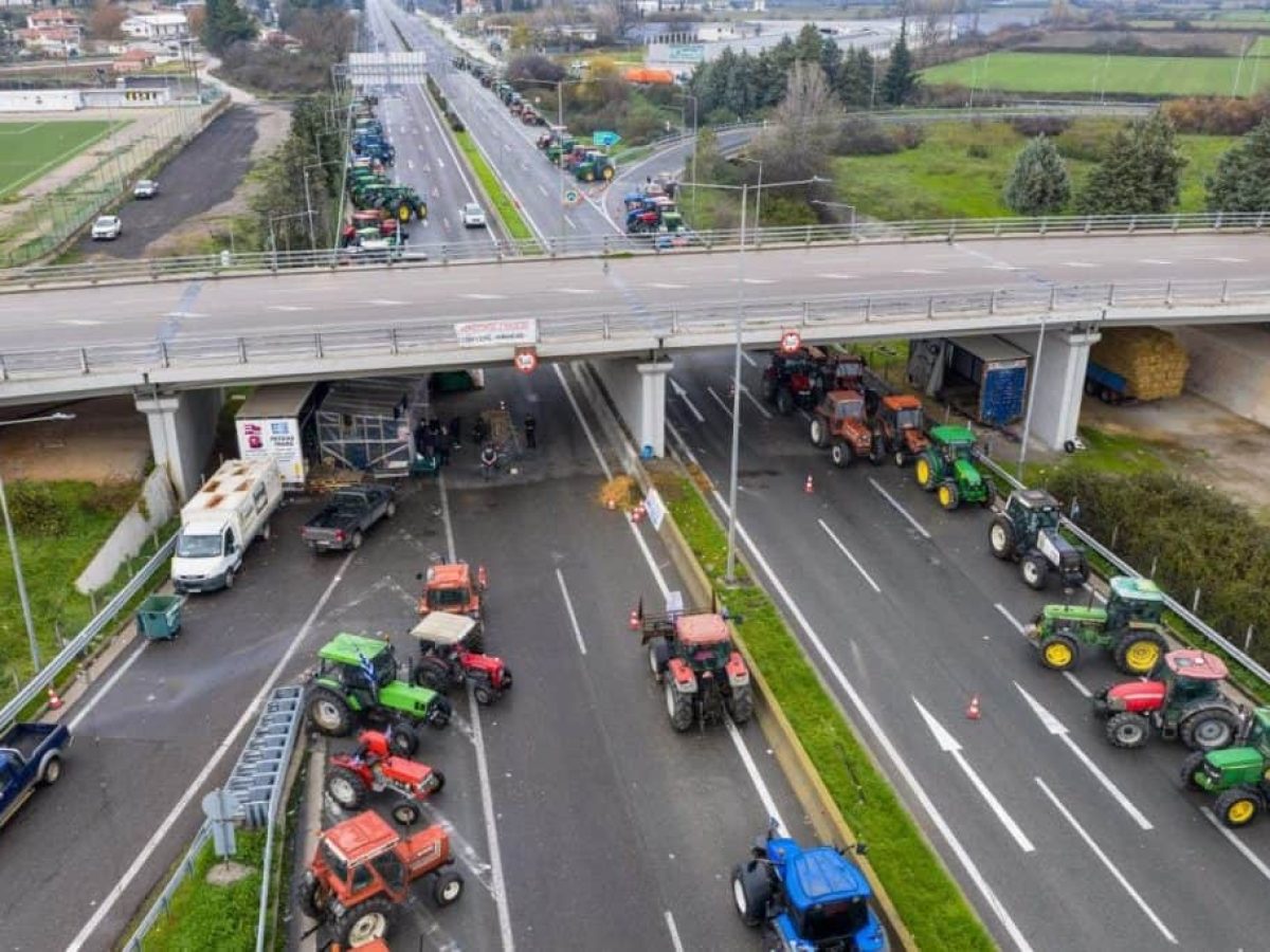 Αγρότες: Συσκέψεις στα μπλόκα, αποφάσεις μέσα στο Σαββατοκύριακο