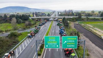 Αγρότες: Στα μπλόκα και τα Χριστούγεννα
