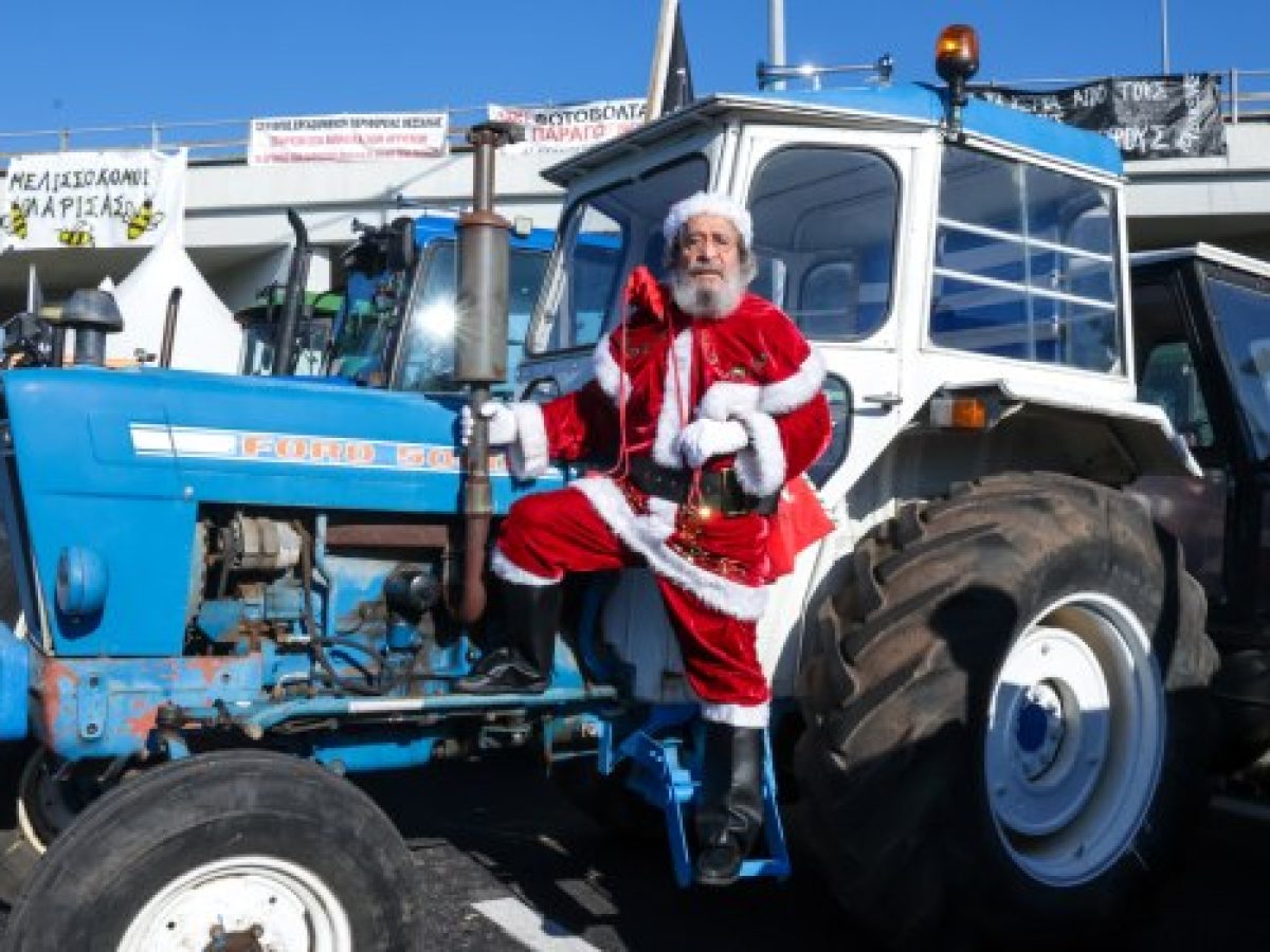 Αγροτικές κινητοποιήσεις: Η «σκόνη» από τα διασπαστικά «μπλόκα του διαλόγου» πεισμώνει τους αγρότες