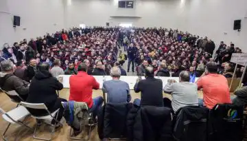 &Alpha;&gamma;&rho;ό&tau;&epsilon;&sigmaf;: &Delta;&iota;ά&lambda;&omicron;&gamma;&omicron;&sigmaf; &mu;&epsilon; &tau;&alpha; &tau;&rho;&alpha;&kappa;&tau;έ&rho; &sigma;&tau;&omicron;&upsilon;&sigmaf; &delta;&rho;ό&mu;&omicron;&upsilon;&sigmaf;
