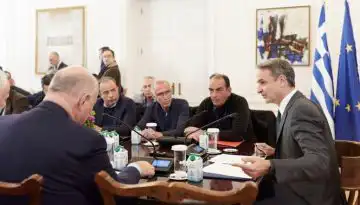 &Alpha;&gamma;&rho;ό&tau;&epsilon;&sigmaf;: &Mu;&epsilon; &laquo;&tau;&epsilon;&chi;&nu;&iota;&kappa;έ&sigmaf; &delta;&iota;&omicron;&rho;&theta;ώ&sigma;&epsilon;&iota;&sigmaf;&raquo; έ&phi;&upsilon;&gamma;&alpha;&nu; &alpha;&pi;ό &tau;&omicron;&upsilon; &Mu;&alpha;&xi;ί&mu;&omicron;&upsilon; &ndash; &Omicron;&iota; &alpha;&pi;&omicron;&phi;ά&sigma;&epsilon;&iota;&sigmaf; &sigma;&tau;&alpha; &mu;&pi;&lambda;ό&kappa;&alpha;