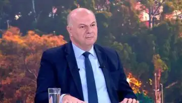 &Alpha;&gamma;&rho;ό&tau;&epsilon;&sigmaf;: &Psi;&alpha;&lambda;&iota;&delta;ί&zeta;&epsilon;&iota; &tau;&iota;&sigmaf; &pi;&rho;&omicron;&sigma;&delta;&omicron;&kappa;ί&epsilon;&sigmaf; &omicron; &Tau;&sigma;&iota;ά&rho;&alpha;&sigmaf; &ndash; &laquo;&Eta; &kappa;&upsilon;&beta;έ&rho;&nu;&eta;&sigma;&eta; έ&chi;&epsilon;&iota; &kappa;ά&nu;&epsilon;&iota; &tau;&iota;&sigmaf; &tau;&epsilon;&lambda;&iota;&kappa;έ&sigmaf; &tau;&eta;&sigmaf; &alpha;&nu;&alpha;&kappa;&omicron;&iota;&nu;ώ&sigma;&epsilon;&iota;&sigmaf;&raquo;