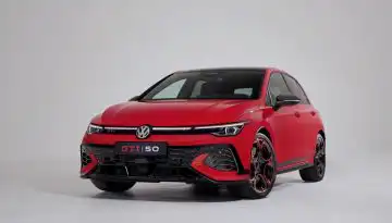 50 &chi;&rho;ό&nu;&iota;&alpha; GTI: &Eta; Volkswagen &tau;&iota;&mu;ά &tau;&omicron; &mu;&omicron;&nu;&tau;έ&lambda;&omicron; &pi;&omicron;&upsilon; έ&gamma;&iota;&nu;&epsilon; &sigma;&upsilon;&nu;ώ&nu;&upsilon;&mu;&omicron; &tau;&eta;&sigmaf; &sigma;&pi;&omicron;&rho; &omicron;&delta;ή&gamma;&eta;&sigma;&eta;&sigmaf;