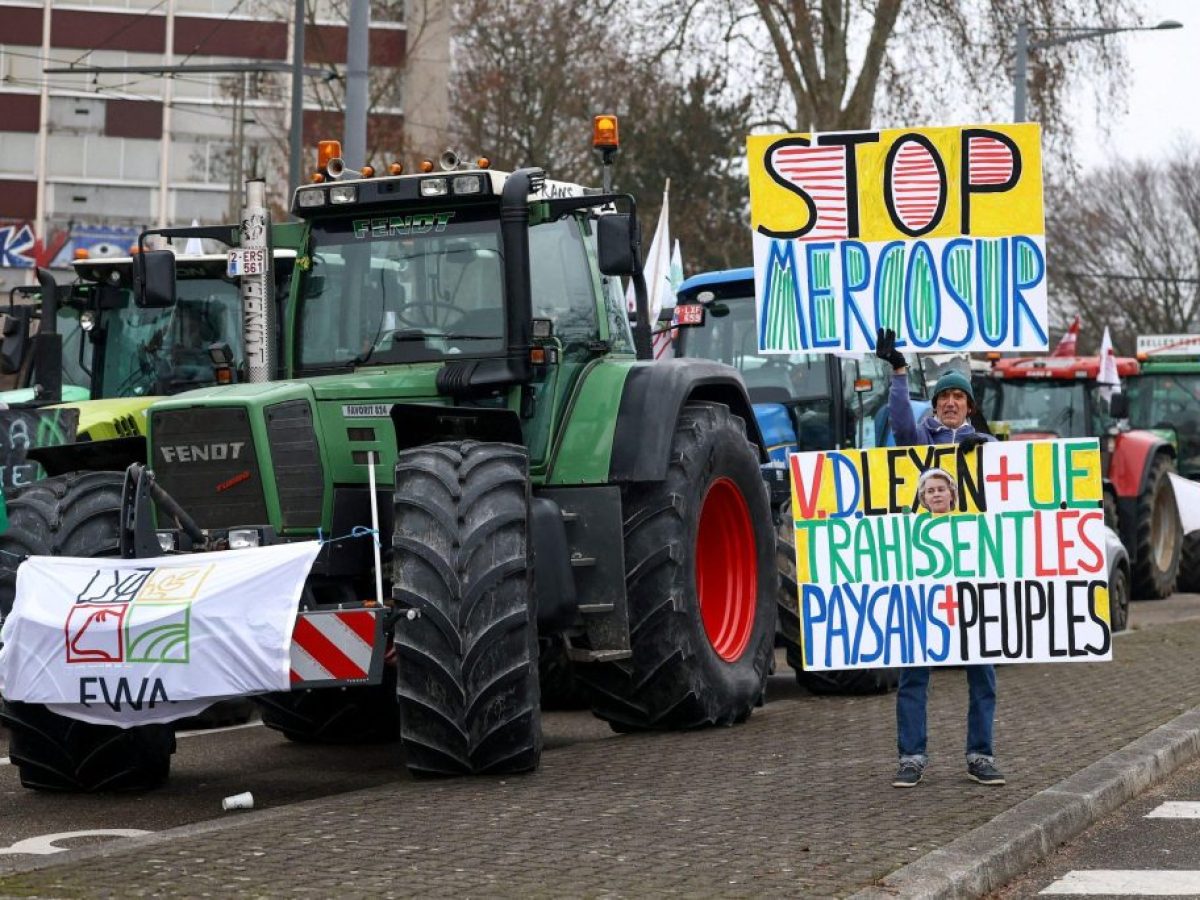 Mercosur: Διαδήλωση αγροτών έξω από το Ευρωπαϊκό Κοινοβούλιο