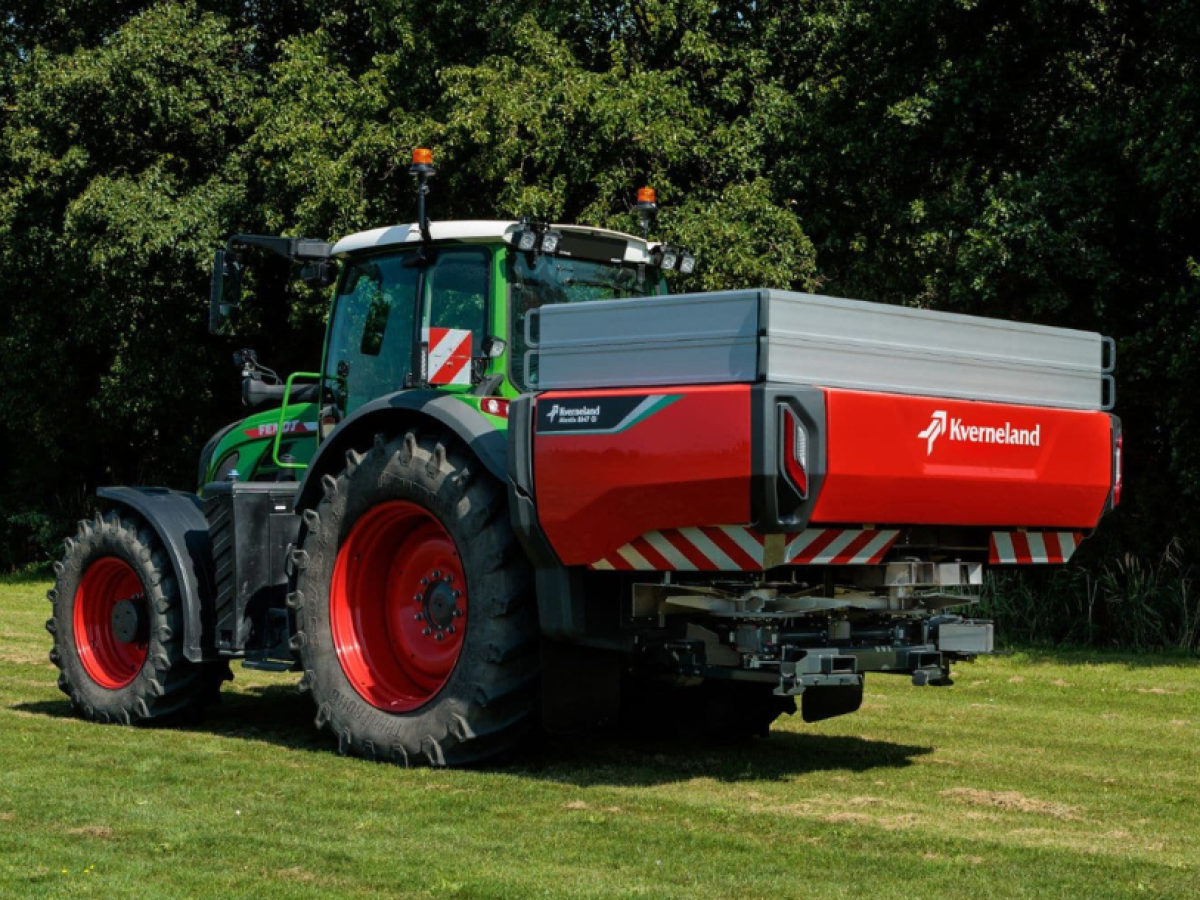 Αυτονομία, μεγαλύτερη χωρητικότητα και ακρίβεια υπόσχονται οι νέοι λιπασματοδιανομείς της Kverneland