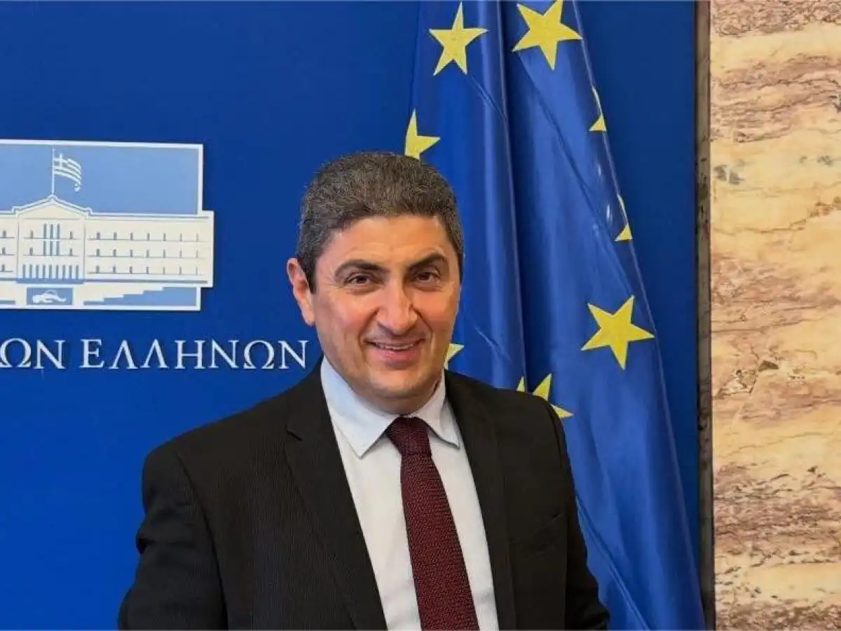 &Alpha;&upsilon;&gamma;&epsilon;&nu;ά&kappa;&eta;&sigmaf;: &Delta;&epsilon;&nu; &alpha;&pi;&omicron;&delta;έ&chi;&omicron;&mu;&alpha;&iota; &tau;&eta;&nu; &theta;έ&sigma;&eta; &tau;&omicron;&upsilon; &mu;&epsilon;&tau;&alpha;&beta;&alpha;&tau;&iota;&kappa;&omicron;ύ &pi;&rho;&omicron;έ&delta;&rho;&omicron;&upsilon; &tau;&eta;&sigmaf; &laquo;&Gamma;&epsilon;&omega;&rho;&gamma;&iota;&kappa;ή&sigmaf; &Sigma;&chi;&omicron;&lambda;ή&sigmaf; &Mu;&epsilon;&sigma;&alpha;&rho;ά&sigmaf;&raquo;