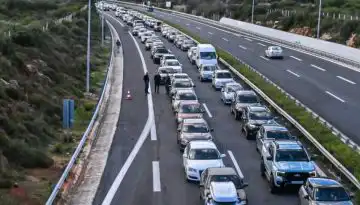 &Mu;&pi;&lambda;ό&kappa;&alpha; &alpha;&gamma;&rho;&omicron;&tau;ώ&nu;: &Mu;&epsilon; &mu;&epsilon;&gamma;ά&lambda;&eta; &tau;&alpha;&lambda;&alpha;&iota;&pi;&omega;&rho;ί&alpha; &eta; &epsilon;&pi;&iota;&sigma;&tau;&rho;&omicron;&phi;ή &tau;&omega;&nu; &epsilon;&kappa;&delta;&rho;&omicron;&mu;έ&omega;&nu; &sigma;&tau;&eta;&nu; &Alpha;&theta;ή&nu;&alpha; &ndash; &Omicron;&upsilon;&rho;έ&sigmaf; &chi;&iota;&lambda;&iota;&omicron;&mu;έ&tau;&rho;&omega;&nu; &sigma;&tau;&omicron;&nu; &kappa;ό&mu;&beta;&omicron; &tau;&omega;&nu; &Beta;&alpha;&gamma;ί&omega;&nu;, &pi;&rho;&omicron;&beta;