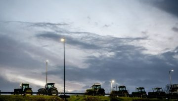 Μπλόκα: Το «κουμπί» της σύγκρουσης πατάει το Μαξίμου – Σηκώνει το γάντι ο αγροκτηνοτροφικός κόσμος και κλιμακώνει