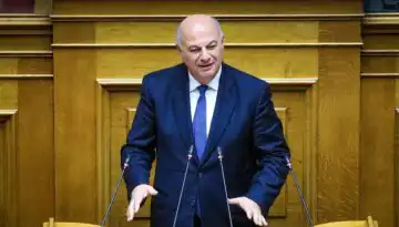 &Chi;&alpha;&mu;ό&sigmaf; &sigma;&tau;&eta; &Beta;&omicron;&upsilon;&lambda;ή &gamma;&iota;&alpha; &tau;&eta; &delta;&iota;&alpha;&kappa;&omicron;&mu;&mu;&alpha;&tau;&iota;&kappa;ή &epsilon;&pi;&iota;&tau;&rho;&omicron;&pi;ή &gamma;&iota;&alpha; &tau;&omicron; &alpha;&gamma;&rho;&omicron;&tau;&iota;&kappa;ό: &laquo;&Kappa;ά&nu;&omicron;&upsilon;&mu;&epsilon; restart &sigma;&tau;&omicron;&nu; &pi;&rho;&omega;&tau;&omicron;&gamma;&epsilon;&nu;ή &tau;&omicron;&mu;έ&alpha;&raquo; &lambda;έ&epsilon;&iota; &omicron; &Tau;&sigma;&iota;ά&rho;&alpha;&sigmaf;