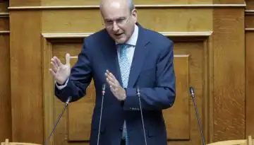 &Chi;&alpha;&tau;&zeta;&eta;&delta;ά&kappa;&eta;&sigmaf;: Έ&rho;&chi;&omicron;&nu;&tau;&alpha;&iota; &beta;&epsilon;&lambda;&tau;&iota;ώ&sigma;&epsilon;&iota;&sigmaf; &sigma;&epsilon; 3 &mu;έ&tau;&rho;&alpha; &sigma;&tau;ή&rho;&iota;&xi;&eta;&sigmaf; &tau;&omega;&nu; &alpha;&gamma;&rho;&omicron;&tau;ώ&nu; &ndash; &Sigma;&tau;&omicron; &epsilon;&pi;ί&kappa;&epsilon;&nu;&tau;&rho;&omicron; &pi;&epsilon;&tau;&rho;έ&lambda;&alpha;&iota;&omicron; &kappa;&alpha;&iota; &rho;&epsilon;ύ&mu;&alpha;