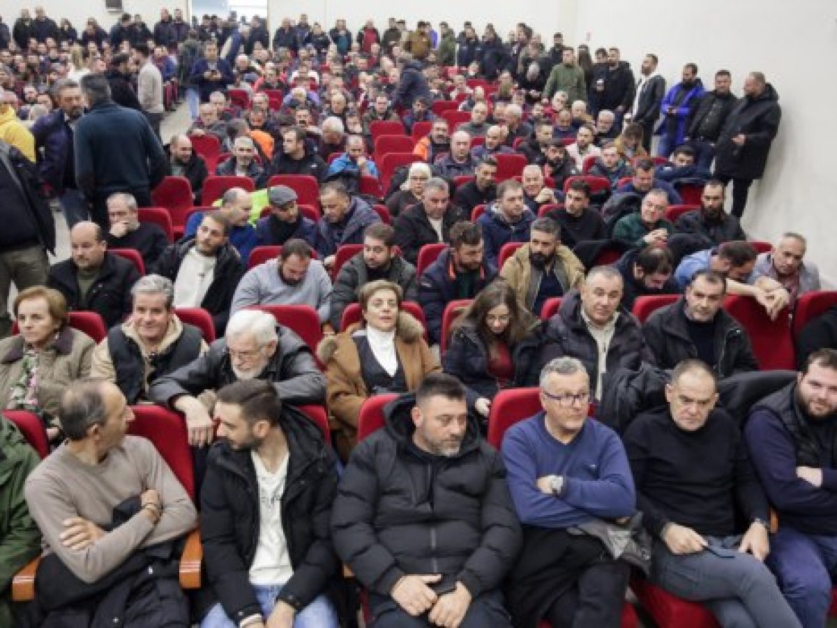 Διάλογο με τα τρακτέρ στα Μπλόκα αποφάσισαν οι αγρότες – Τι δηλώνουν στο in