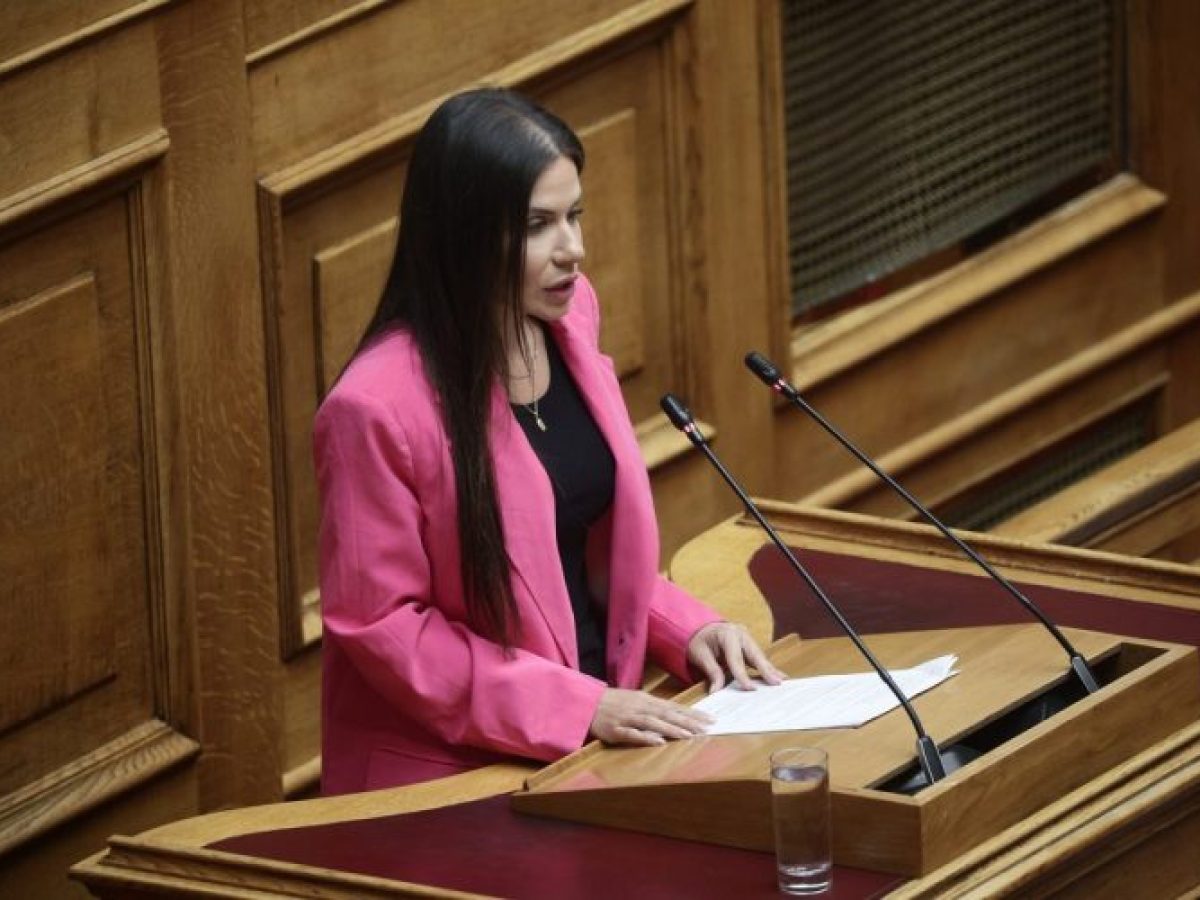 Ελένη Βατσινά: Σε αδιέξοδο η μελισσοκομία στο Ηράκλειο – Κίνδυνος μαζικής εγκατάλειψης του κλάδου