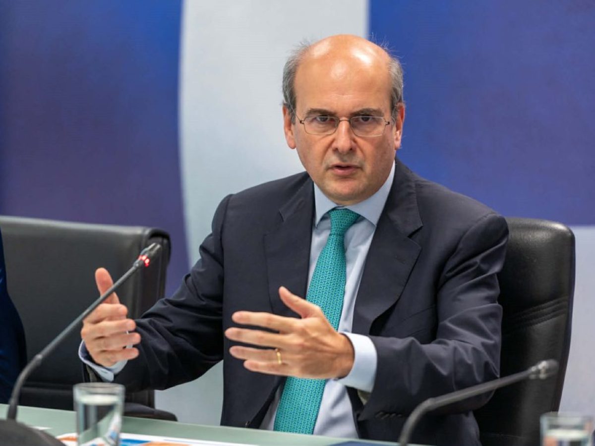 Επτά απαντήσεις και μια αμφίσημη συγγνώμη  προς τους αγρότες από τον Χατζηδάκη, βάζει θεμέλια για διάλογο