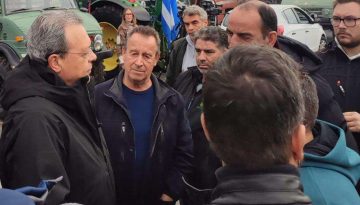 Φάμελλος από το μπλόκο της Νίκαιας: «Υπάρχει λύση για τους αγρότες – Ο Μητσοτάκης δεν τη θέλει»