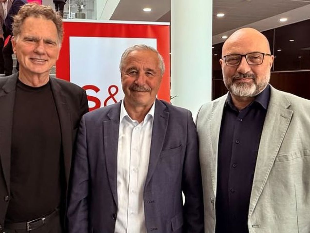 Για παραπλάνηση κατηγορούν τη ΝΔ οι ευρωβουλευτές του ΠΑΣΟΚ