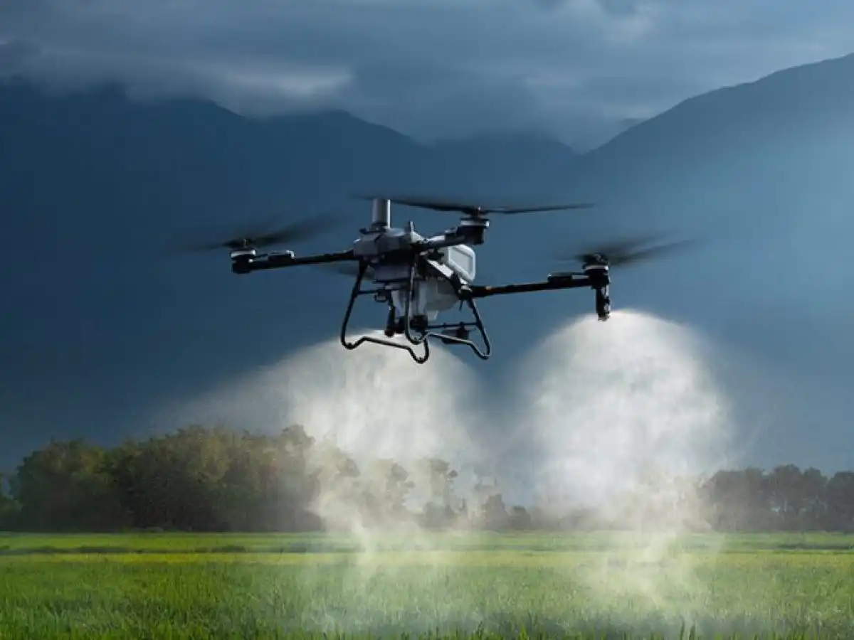 &Eta; Agrotech &phi;έ&rho;&nu;&epsilon;&iota; &sigma;&tau;&eta;&nu; &Epsilon;&lambda;&lambda;ά&delta;&alpha; &tau;&omicron; DJI Agras T100 &ndash; &Tau;&omicron; drone &pi;&omicron;&upsilon; &alpha;&lambda;&lambda;ά&zeta;&epsilon;&iota; &tau;&alpha; &delta;&epsilon;&delta;&omicron;&mu;έ&nu;&alpha; &sigma;&tau;&eta; &sigma;ύ&gamma;&chi;&rho;&omicron;&nu;&eta; &gamma;&epsilon;&omega;&rho;&gamma;ί&alpha;