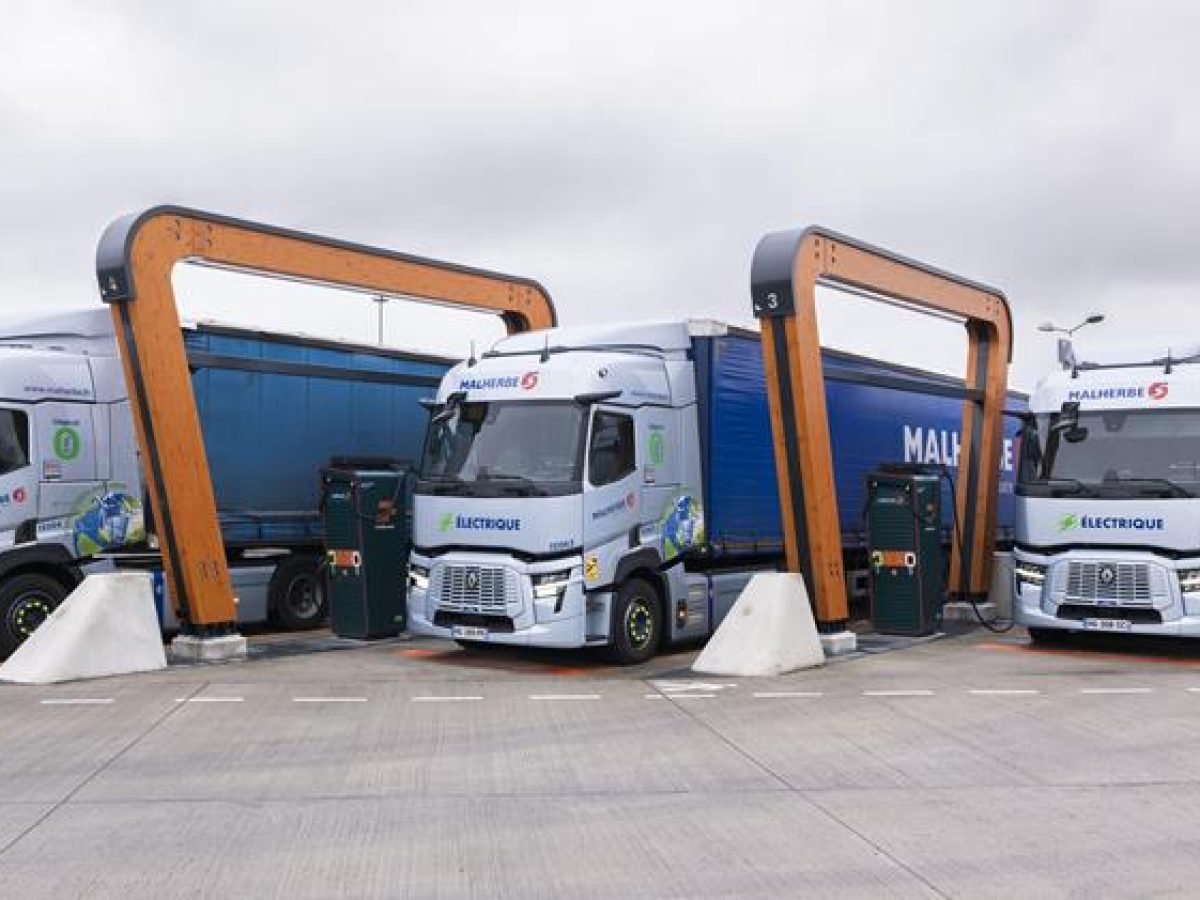 Η Renault Trucks υλοποιεί την ηλεκτροκίνηση του εφοδιαστικού διαδρόμου Blainville – Bourg-en-Bresse – Lyon