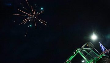 Οι αγρότες άλλαξαν χρόνο στα μπλόκα και αποφασίζουν για τις κινητοποιήσεις την Κυριακή