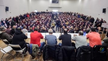 «Η κυβέρνηση υπονομεύει την κουβέντα» καταγγέλλουν οι αγρότες – Εμπλοκή λίγο πριν τη συνάντηση με Μητσοτάκη