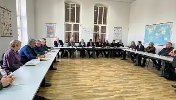 &Eta; &pi;&alpha;&nu;ή&gamma;&upsilon;&rho;&iota;&sigmaf; &tau;&epsilon;&lambda;&epsilon;ί&omega;&sigma;&epsilon; &ndash; &eta; &epsilon;&upsilon;&theta;ύ&nu;&eta; &alpha;&kappa;ό&mu;&eta; &alpha;&gamma;&nu;&omicron;&epsilon;ί&tau;&alpha;&iota;