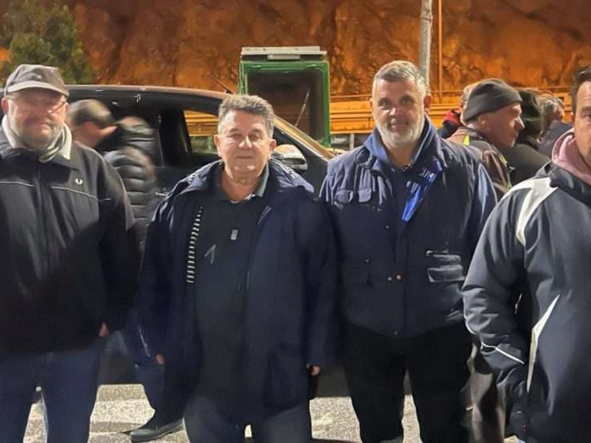 Η ΠΟΓΕΔΥ στο πλευρό των αγροτών στα μπλόκα