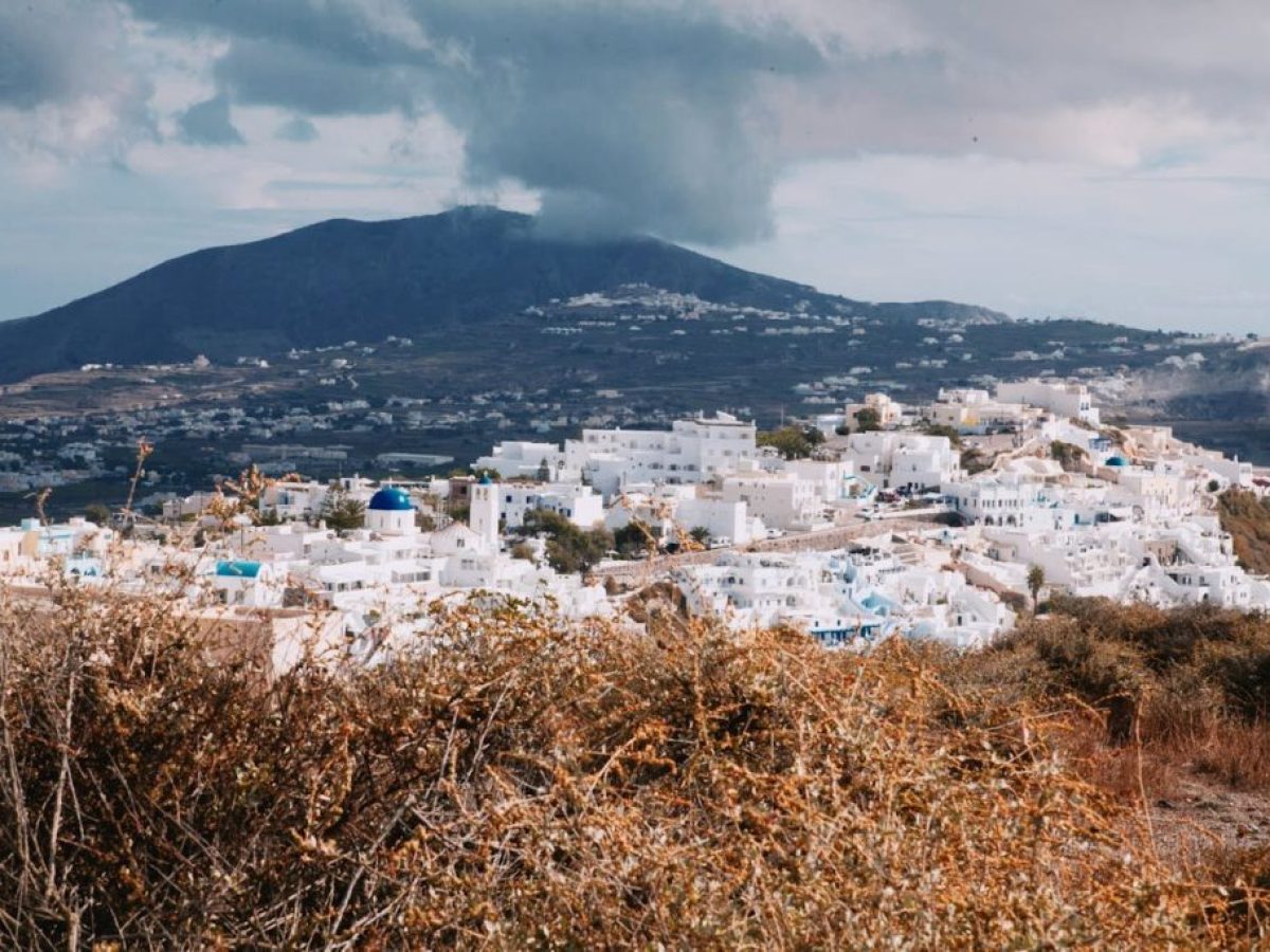 Η στήριξη των τελευταίων μικρών καφενείων και παντοπωλείων στα ορεινά χωριά επιτρέπεται