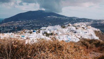Η στήριξη των τελευταίων μικρών καφενείων και παντοπωλείων στα ορεινά χωριά επιτρέπεται
