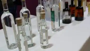 &Eta; &Theta;&epsilon;&sigma;&sigma;&alpha;&lambda;ί&alpha; &pi;&alpha;&rho;&omicron;&upsilon;&sigma;ί&alpha;&sigma;&epsilon; &tau;&omicron;&nu; &pi;&lambda;&omicron;ύ&tau;&omicron; &tau;&omega;&nu; &alpha;&pi;&omicron;&sigma;&tau;&alpha;&gamma;&mu;ά&tau;&omega;&nu; &tau;&eta;&sigmaf;
